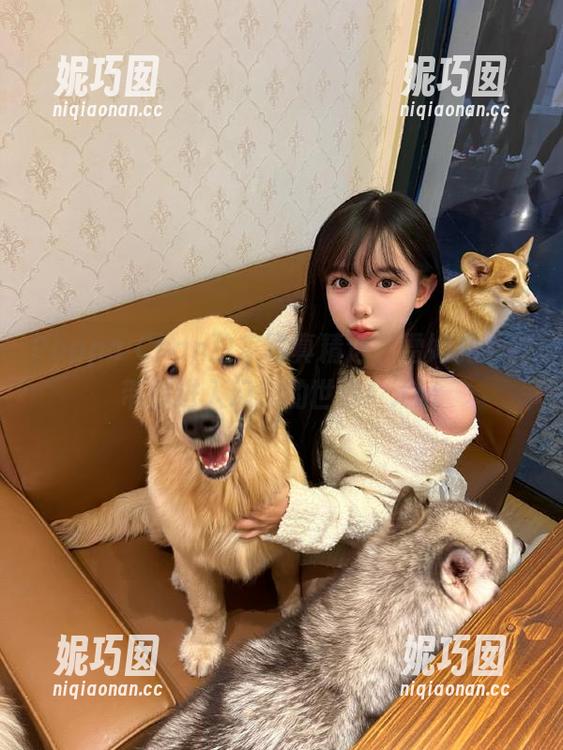 Poppa Chan独家写真精选，雷姆兔女郎带你进入幻想的世界！.txt